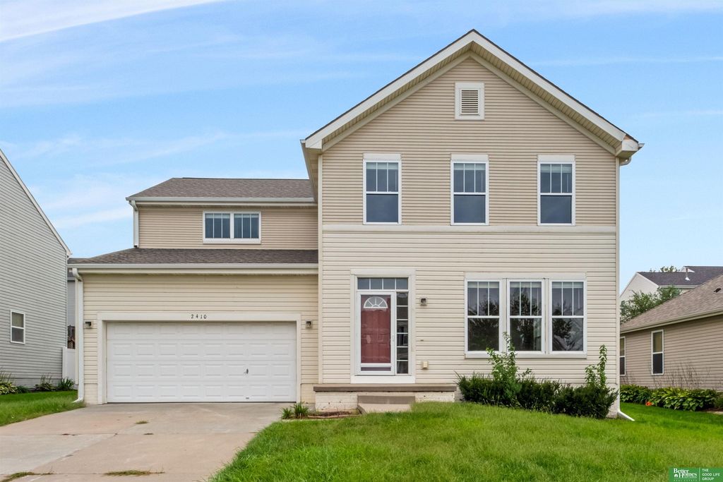 2410 S River Rock Drive, Papillion