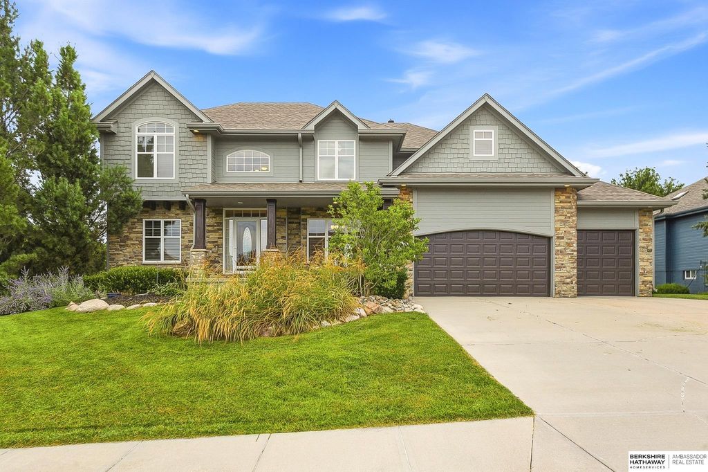 12619 S 81st Avenue, Papillion