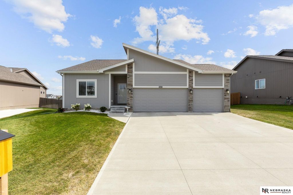 11705 S 113th Street, Papillion