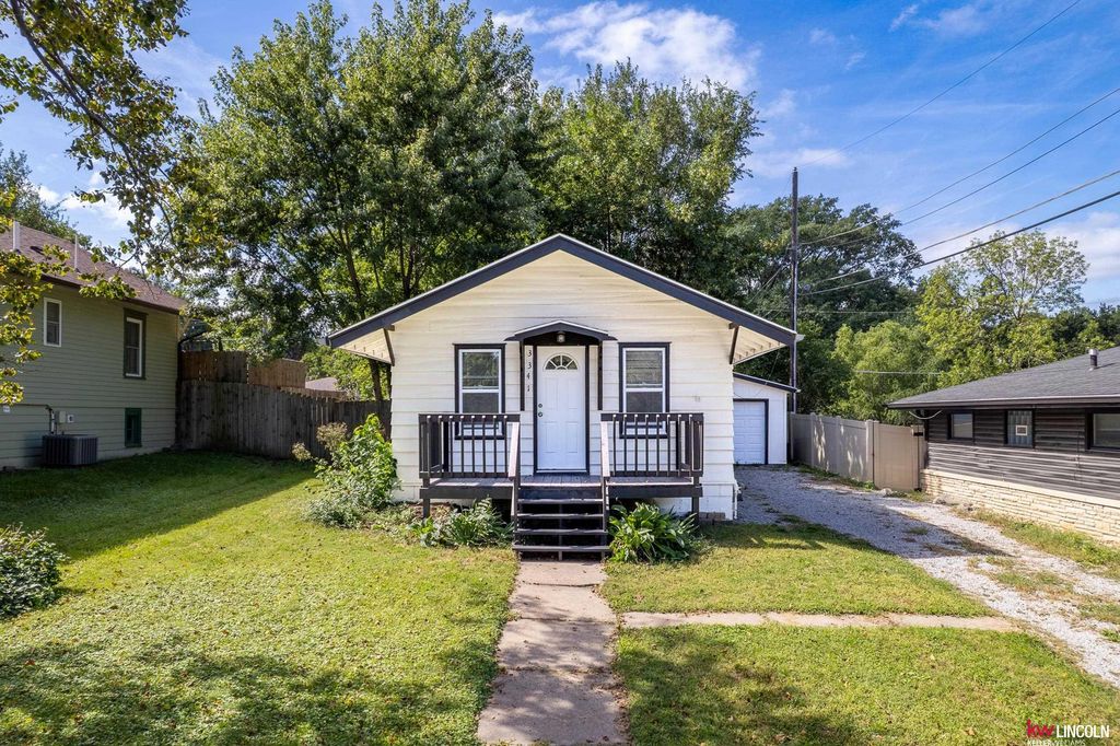 3341 S 42 Street, Lincoln