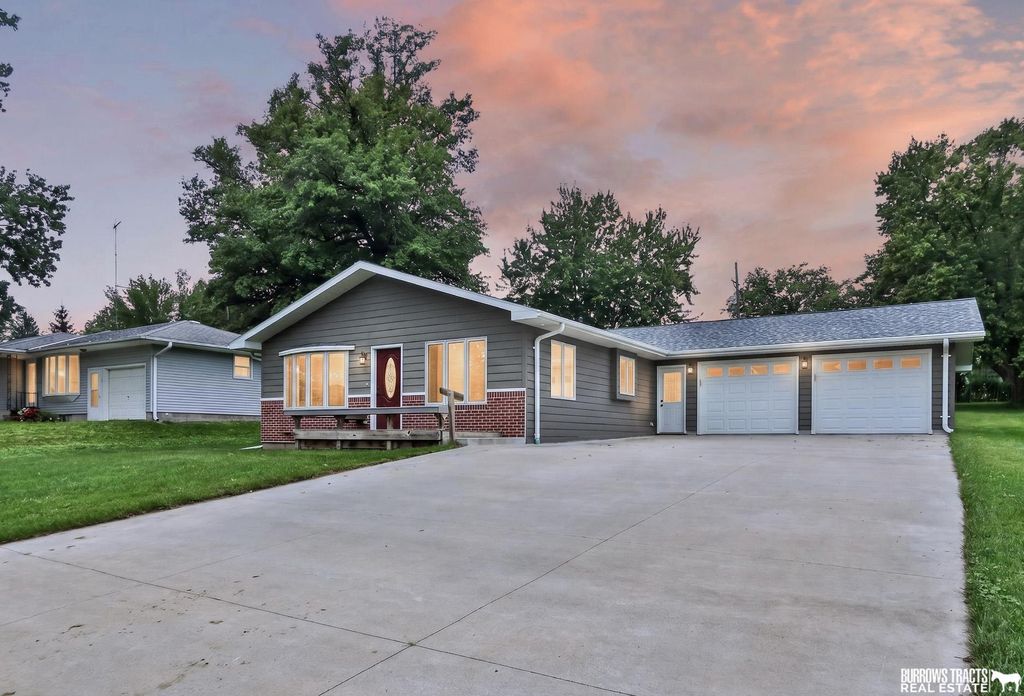 312 N 4th Street, Elmwood