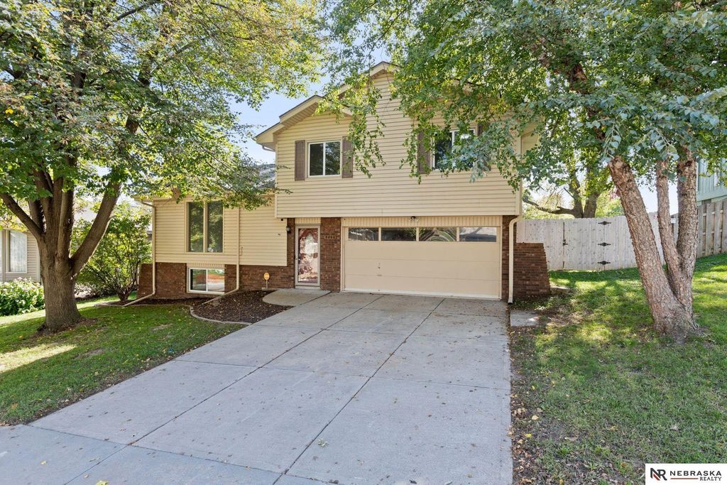 2405 Hogantown Drive, Bellevue