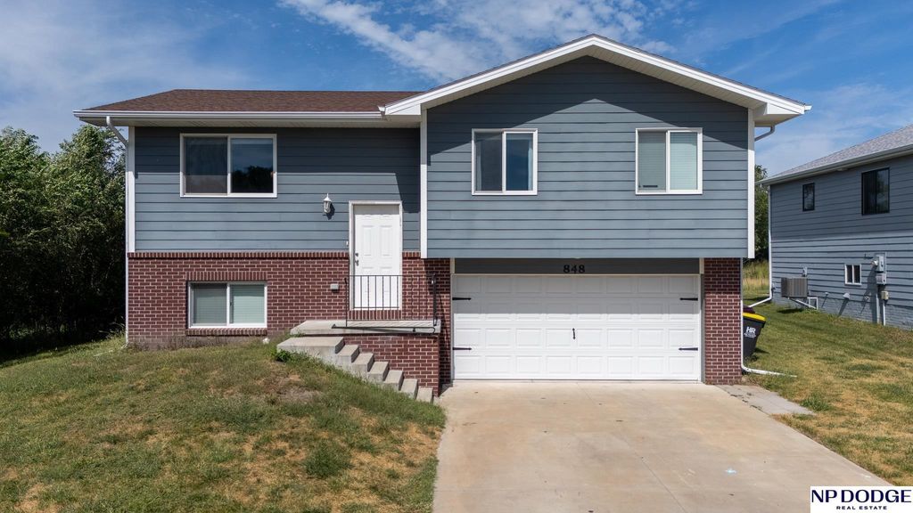 848 Barker Lane, Lincoln