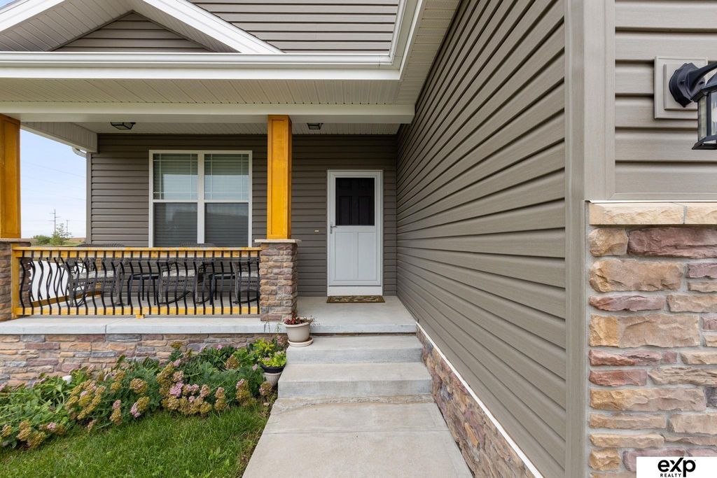 11455 Glenn Street, Papillion