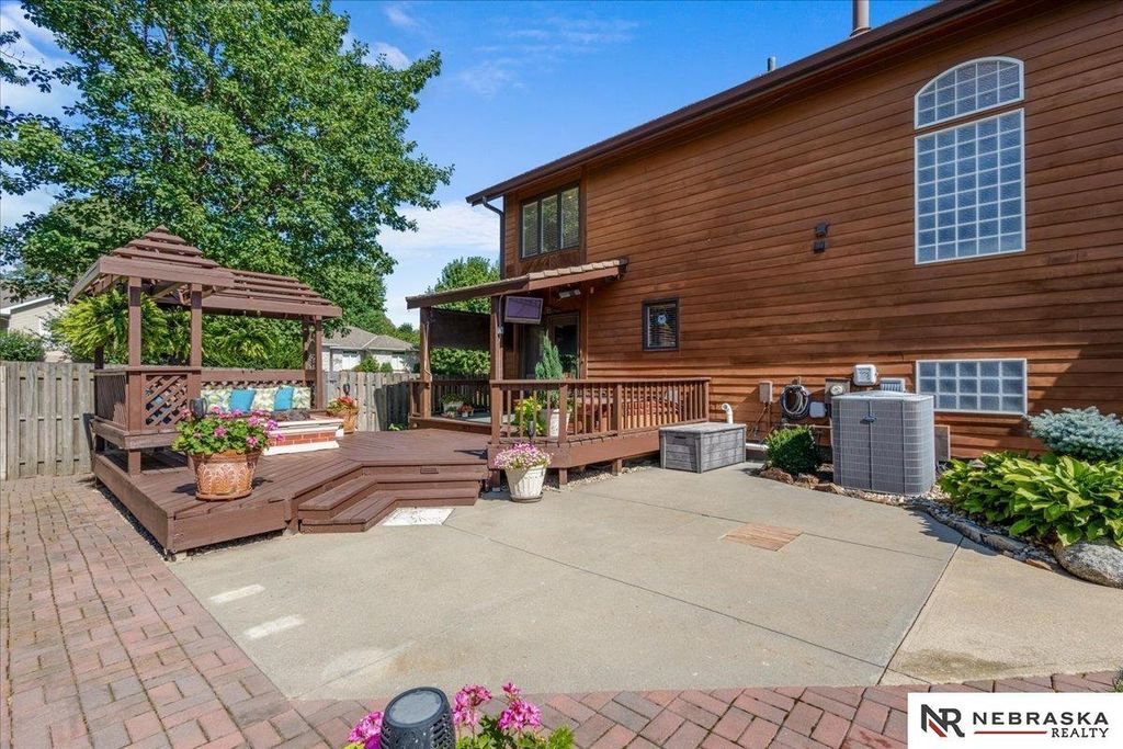 12357 Seward Street, Omaha