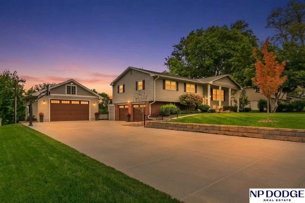 3342 S 114th Avenue, Omaha
