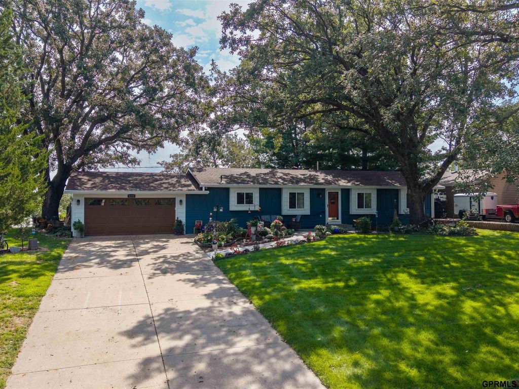 9109 Bellvue Drive, Plattsmouth