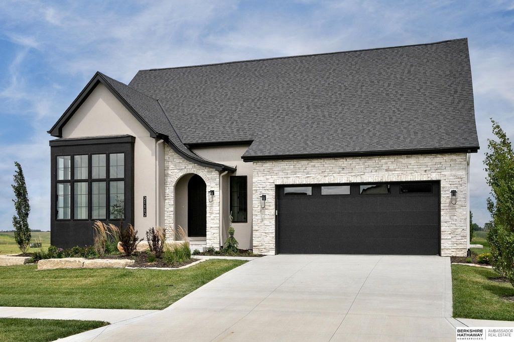 21112 Laurel Avenue, Omaha