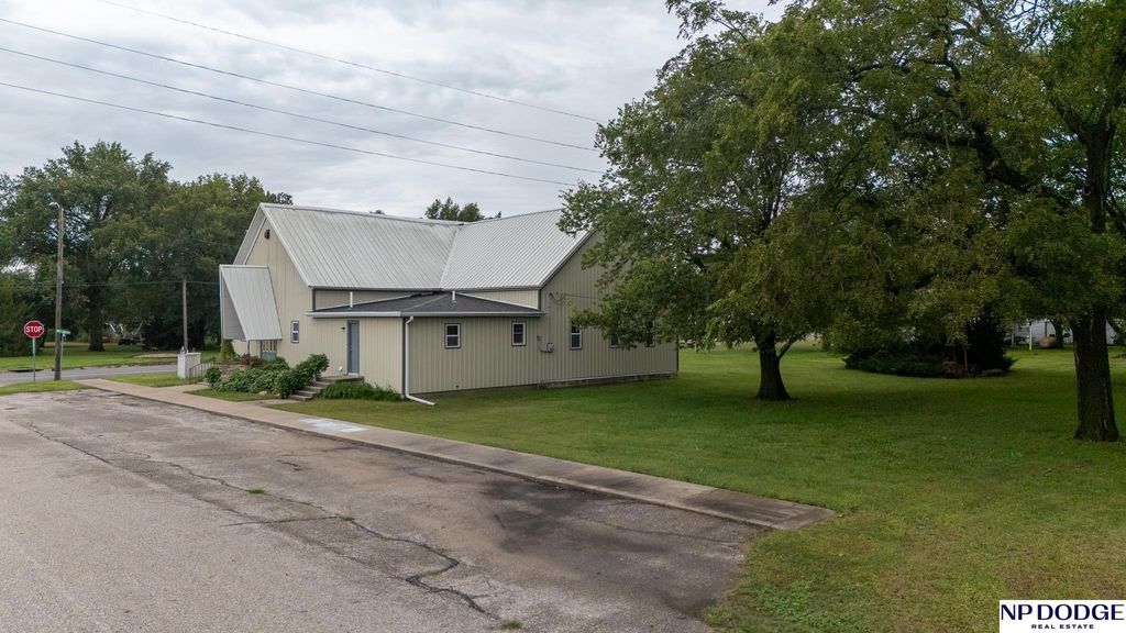 812 Lafayette Street, Brock