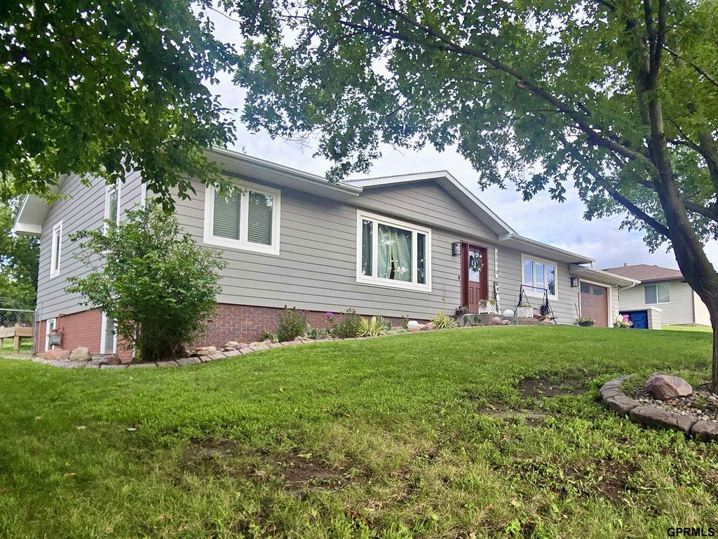 1510 Cherrywood Drive, Crete