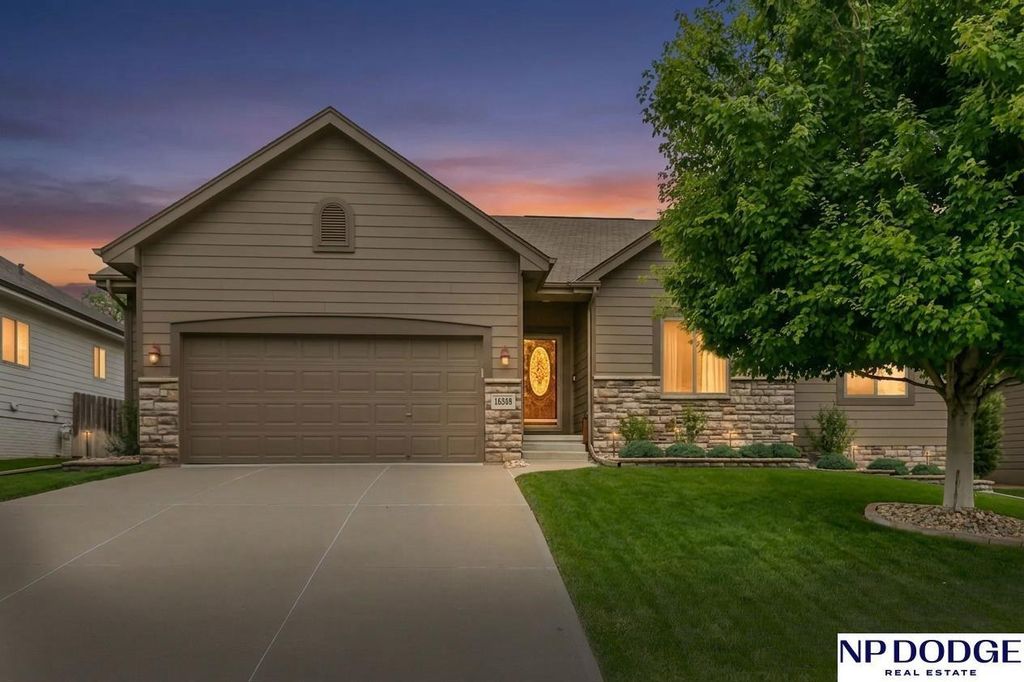 16318 R Street, Omaha