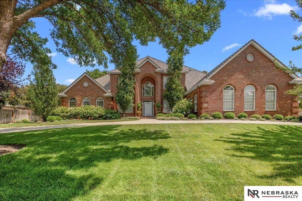 665 N 164th Street, Omaha