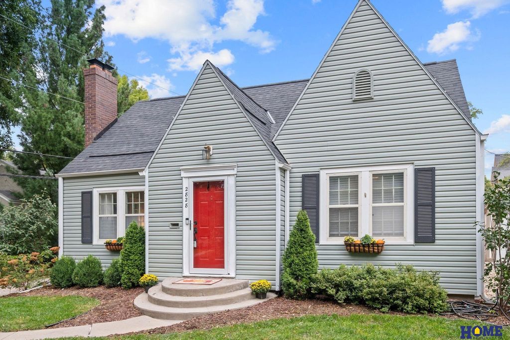 2828 Cedar Avenue, Lincoln