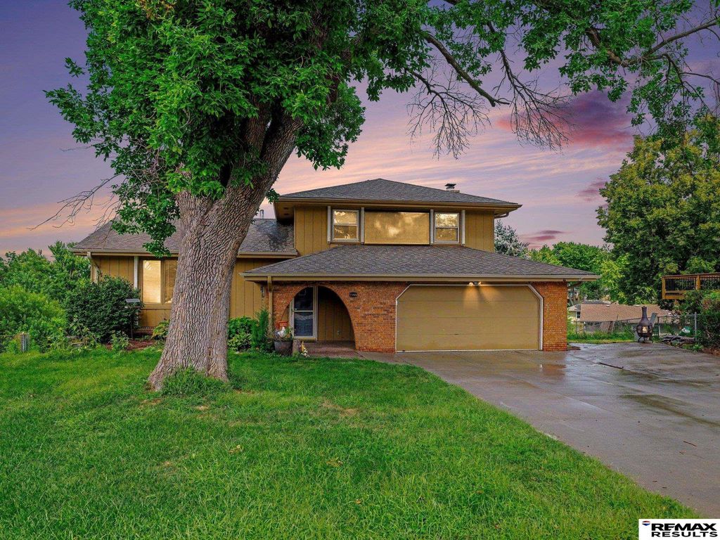 11426 Grand Circle, Omaha