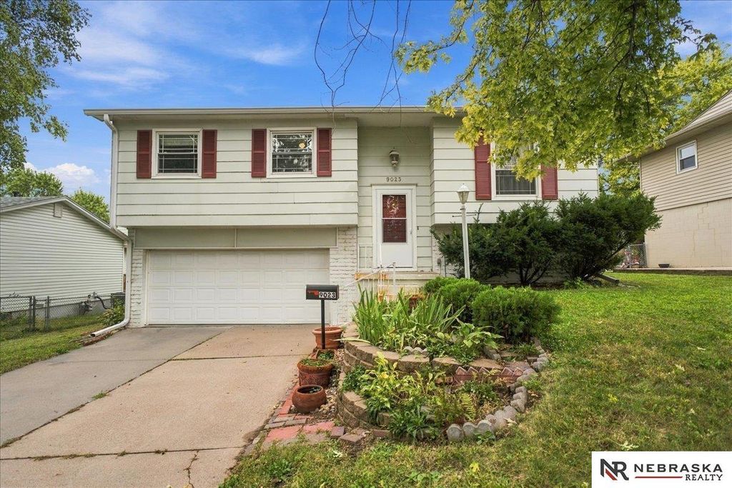 9023 Grand Avenue, Omaha