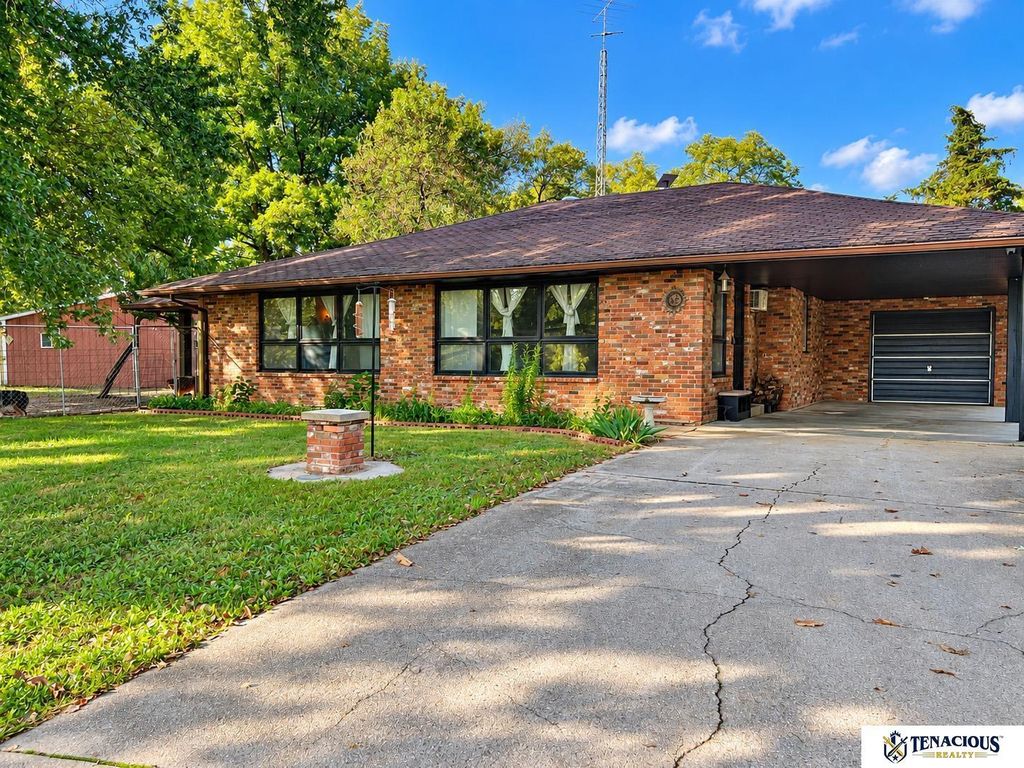 411 4th Street, Alexandria