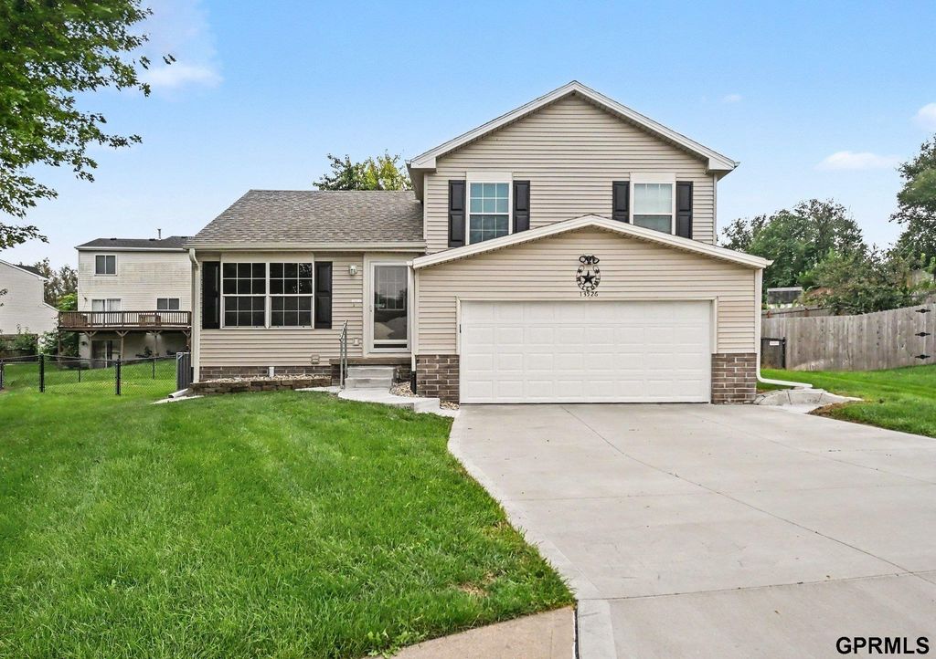 13526 Westport Circle, Bellevue