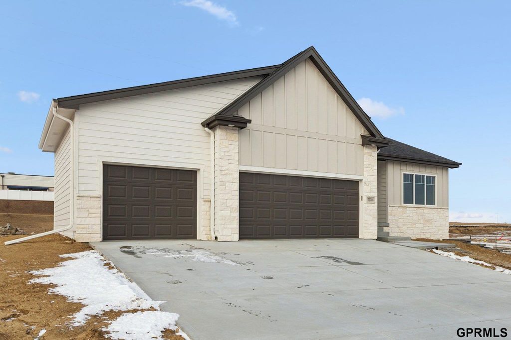 10703 S 218 Street, Gretna