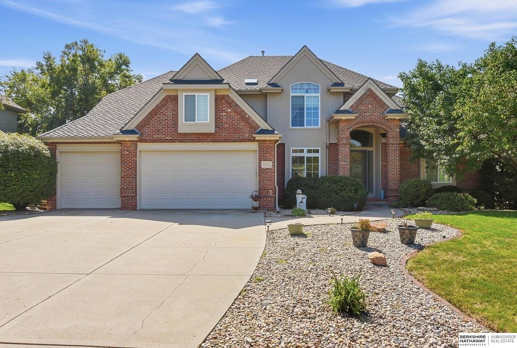 15733 Lake Street, Omaha