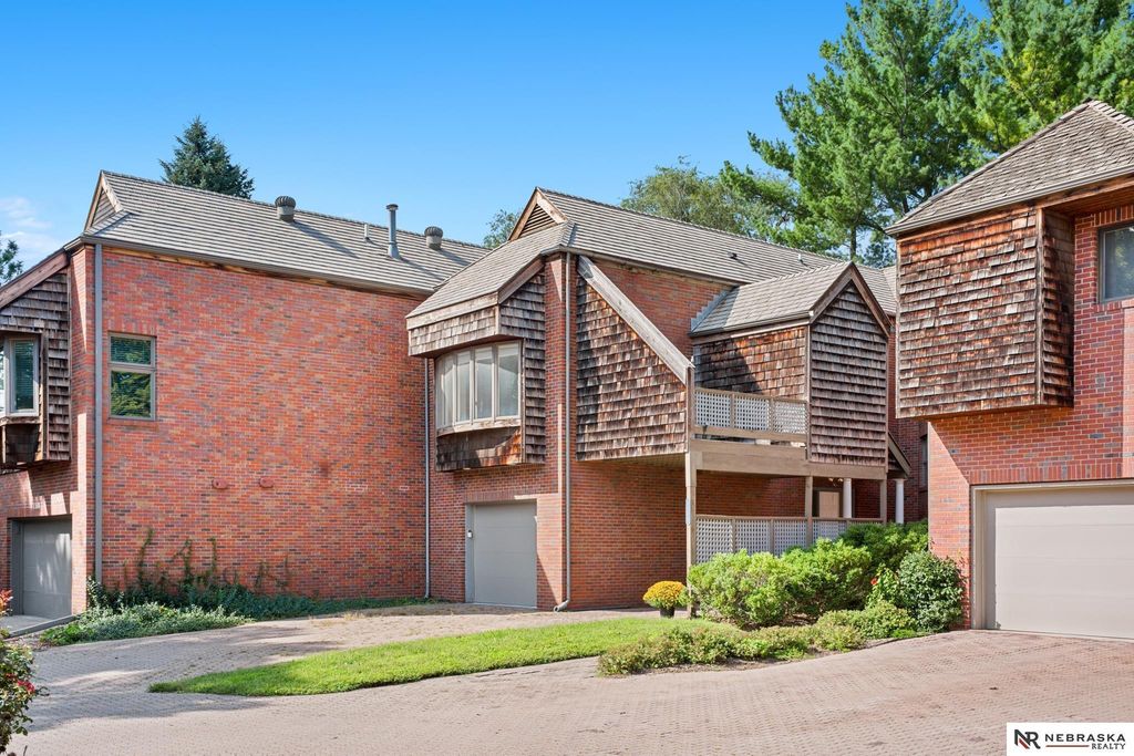1306 Three Pines Court, Lincoln