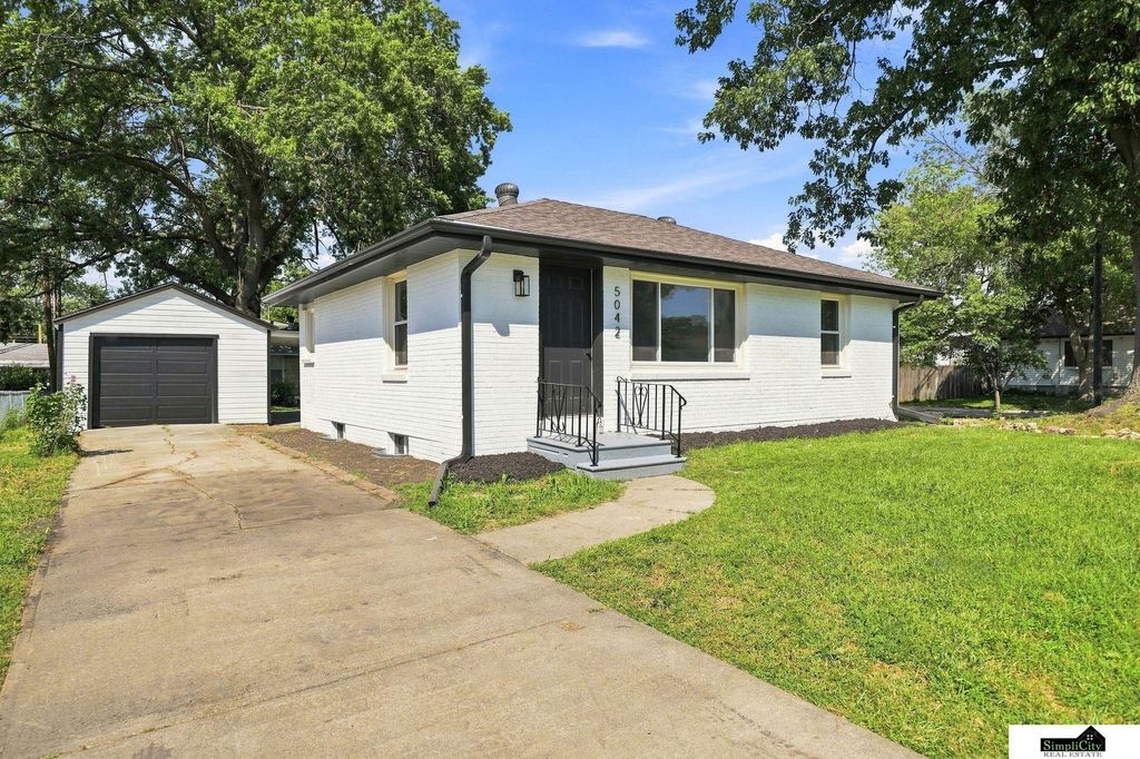 5042 Holdrege Street, Lincoln