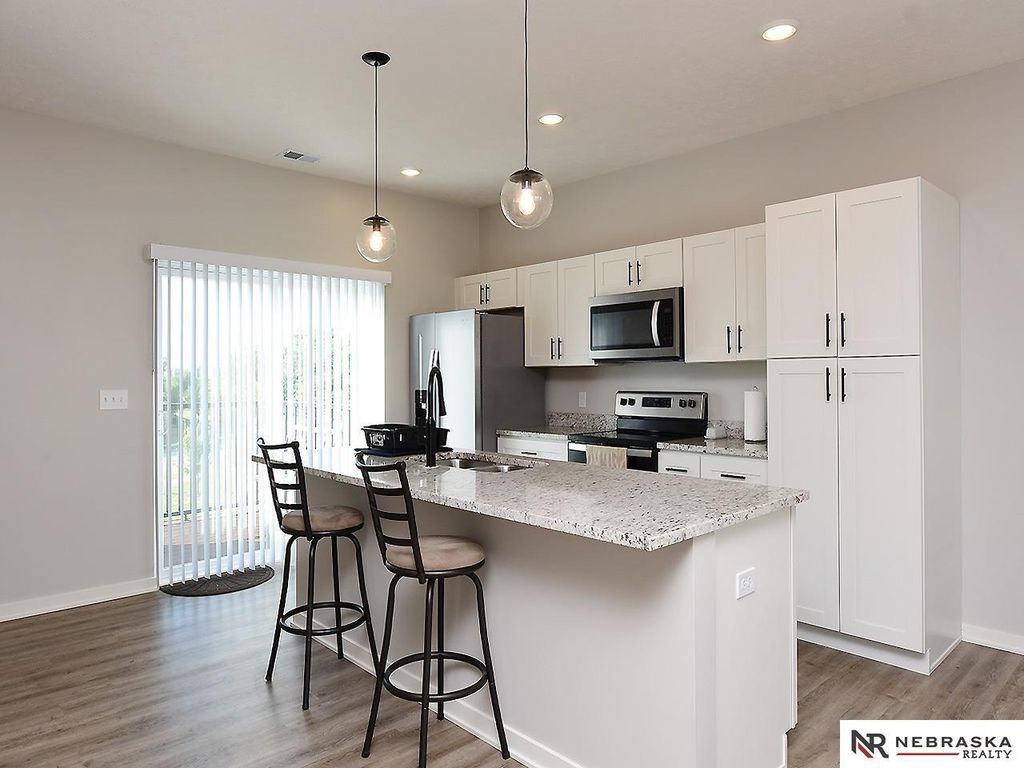 20873 T Court, Elkhorn