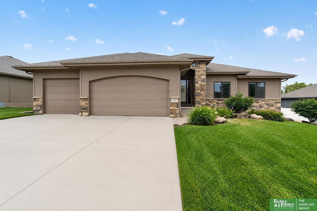 12068 S 79th Street, Papillion
