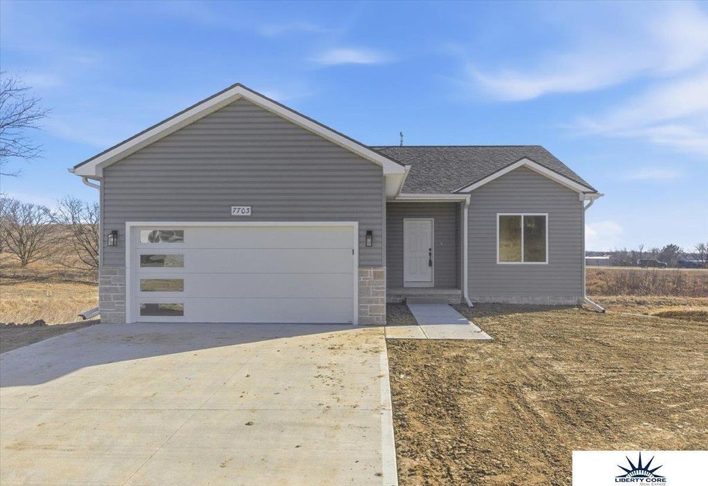 7806 N 94 Circle, Omaha