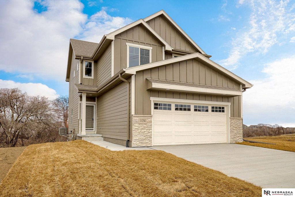 11310 Portage Circle, Papillion