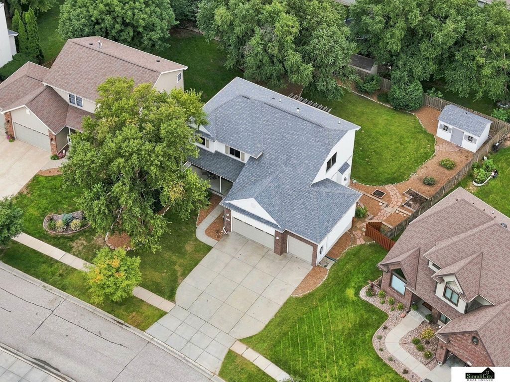 5915 Arrowwood Road, Lincoln