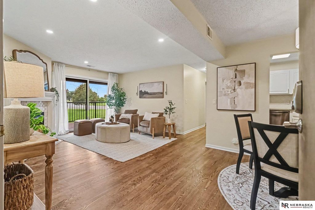 11945 Miracle Hills Drive, Unit 20, Omaha