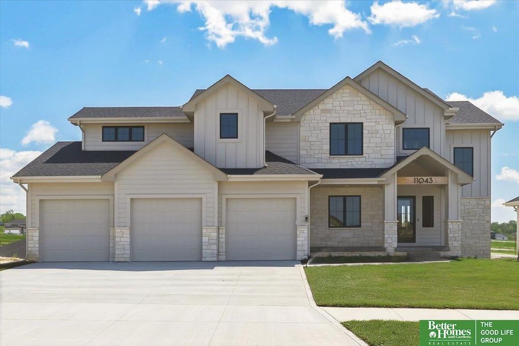 11043 S 220th Street, Gretna