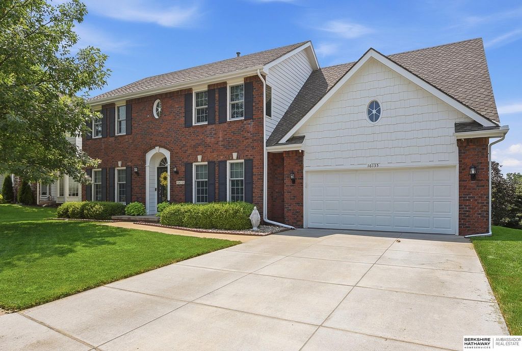 16135 Dewey Avenue, Omaha