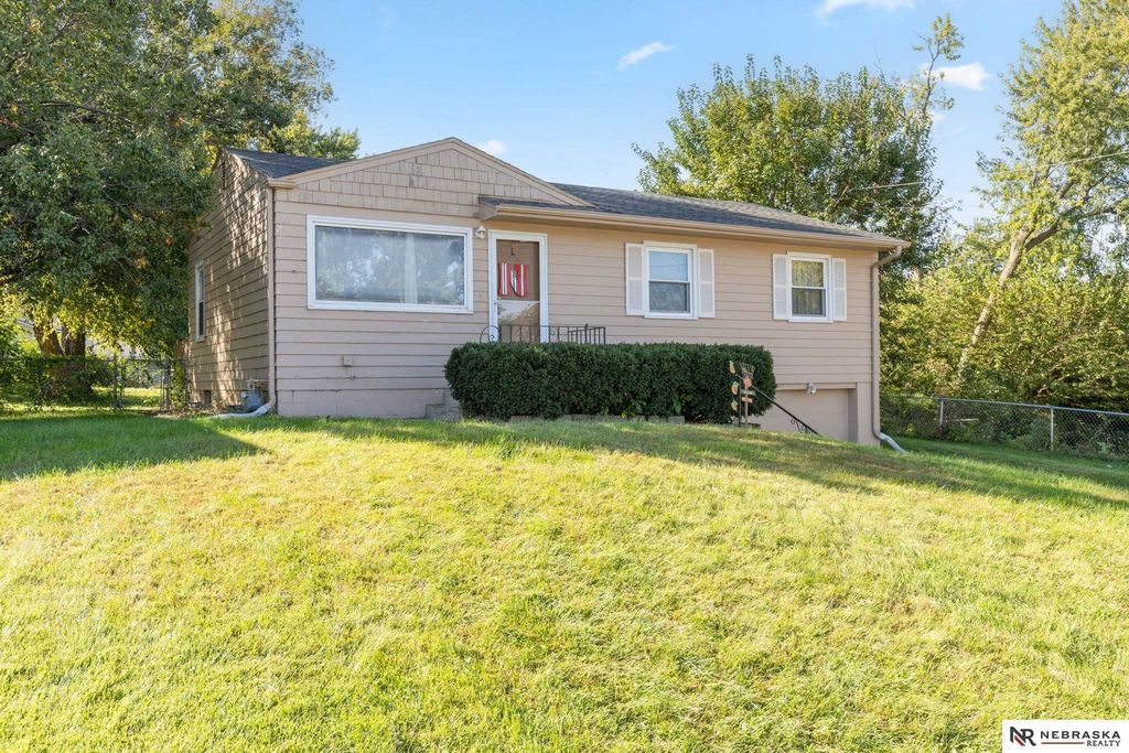 427 Highland Drive, Gretna