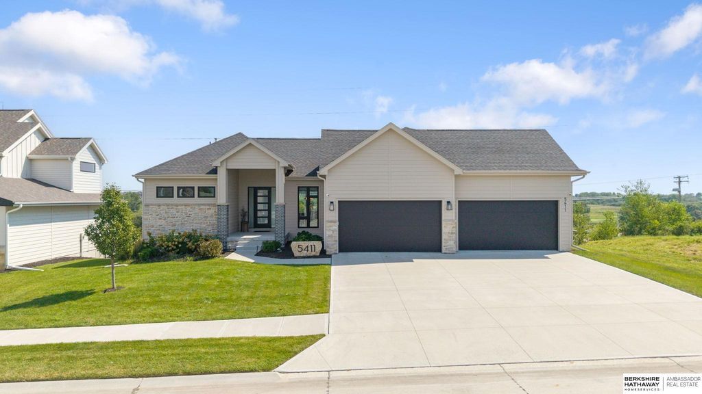5411 N 205th Street, Elkhorn