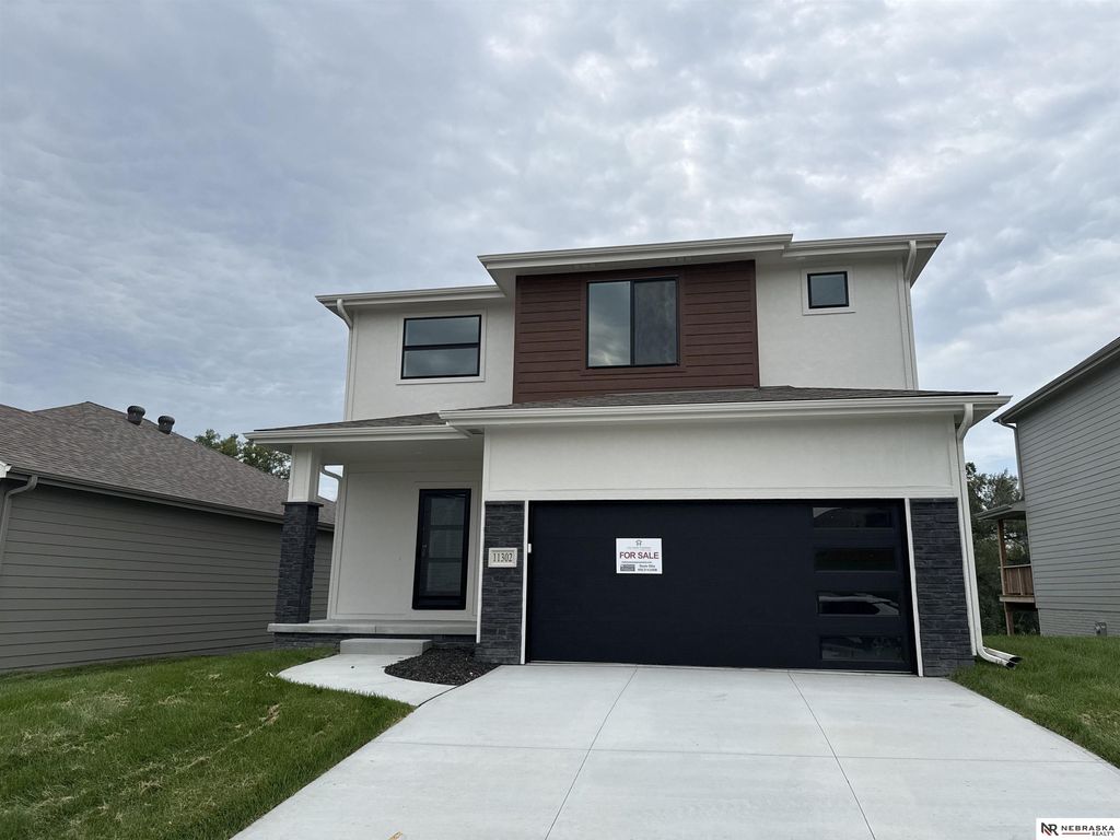11302 Portage Circle, Papillion