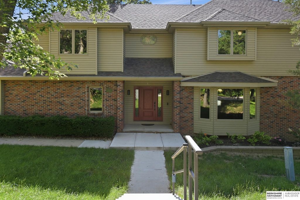 19818 Ewel Court, Plattsmouth
