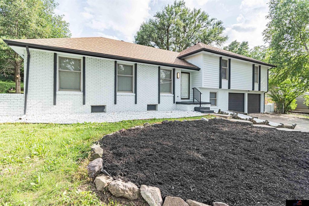 16559 Dorcas Street, Omaha