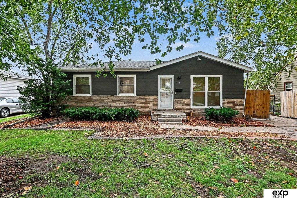 8804 Westridge Drive, Omaha