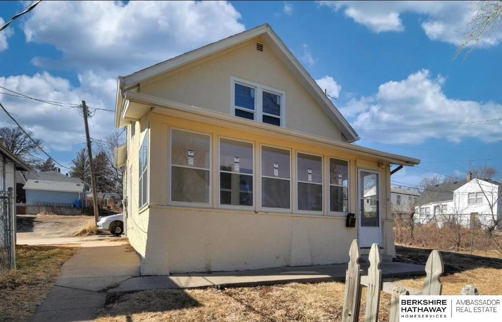 6808 N 30 Street, Omaha