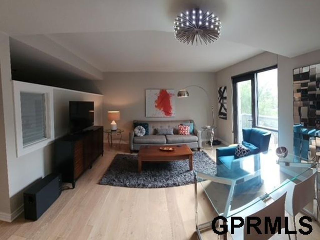 220 S 31st Avenue, Unit 3213, Omaha
