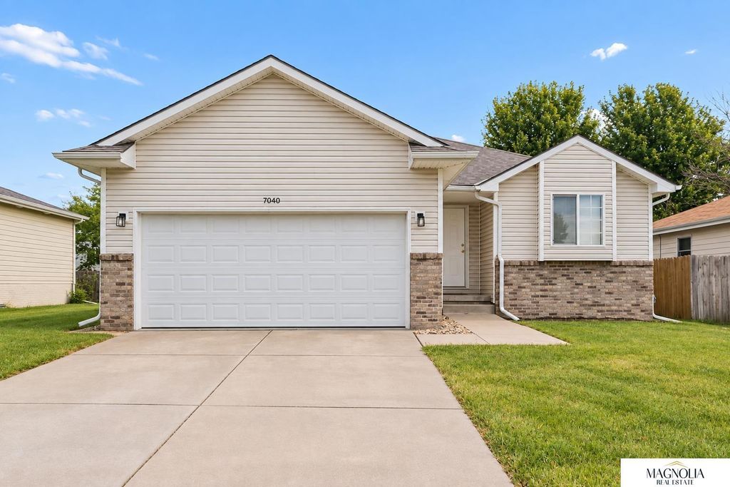 7040 Whitewater Lane, Lincoln