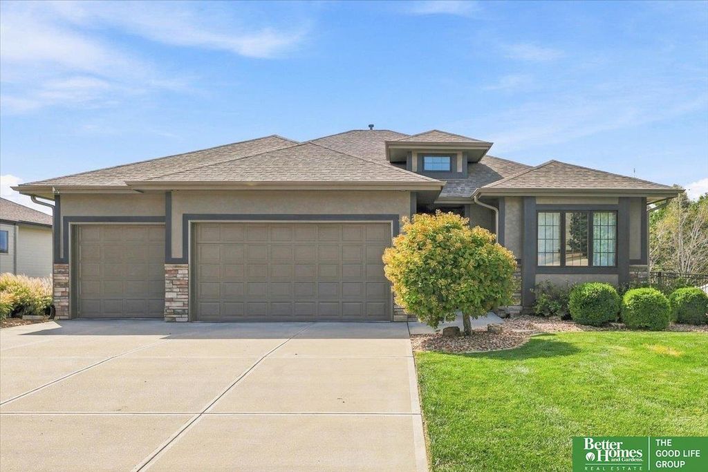 12504 S 81 Avenue, Papillion