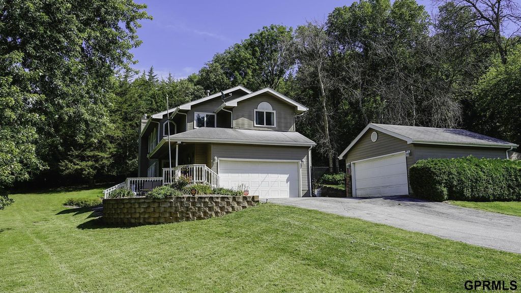 12075 Waldon Circle, Council Bluffs