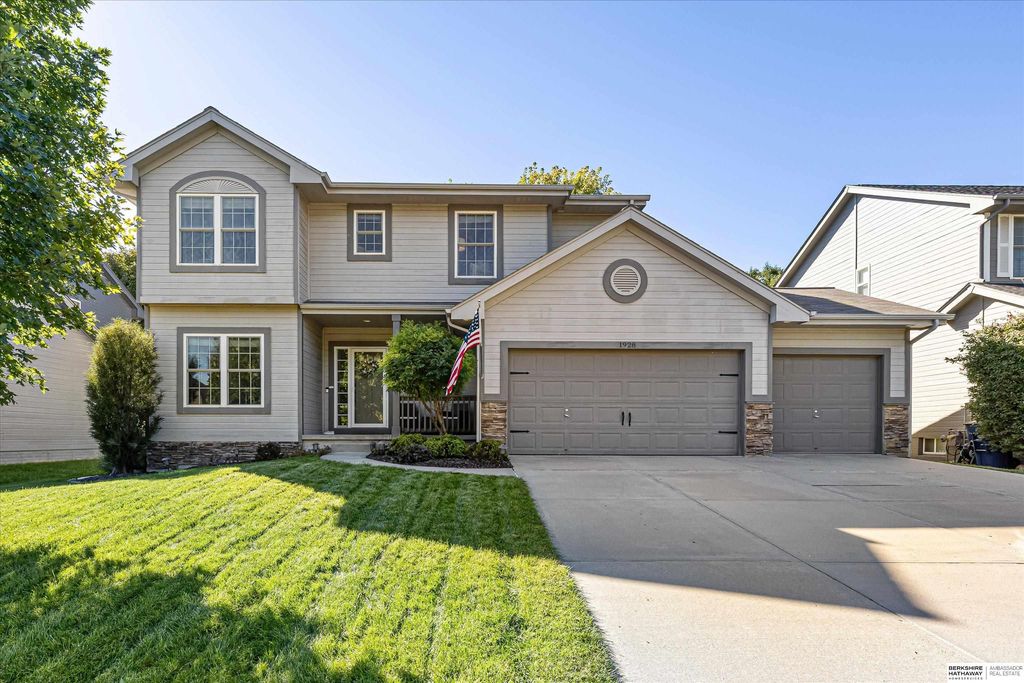 1928 S 198 Street, Elkhorn