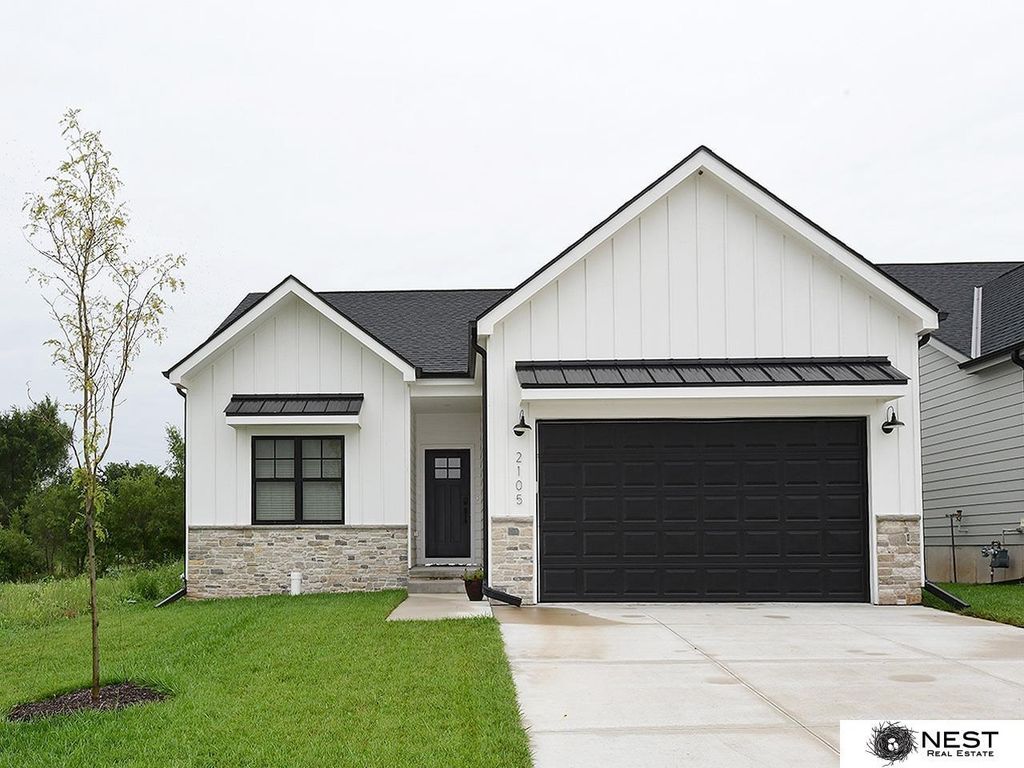 2105 N Broadway Street, Wahoo