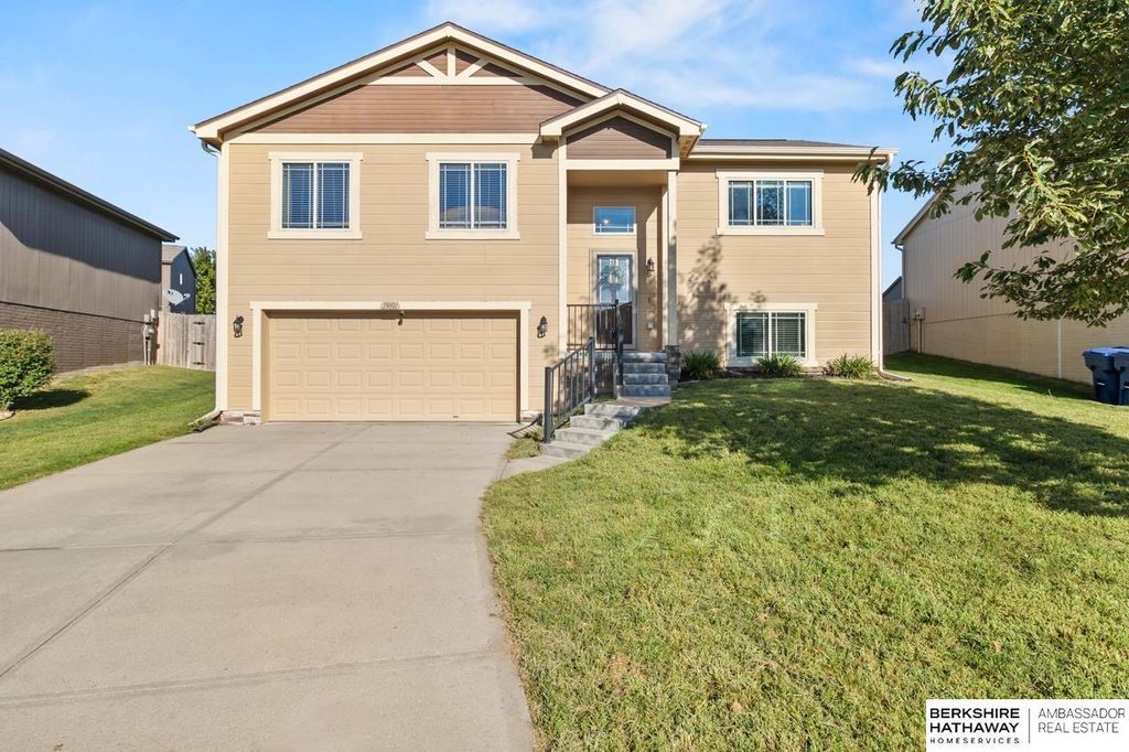 13801 S 44th Street, Bellevue
