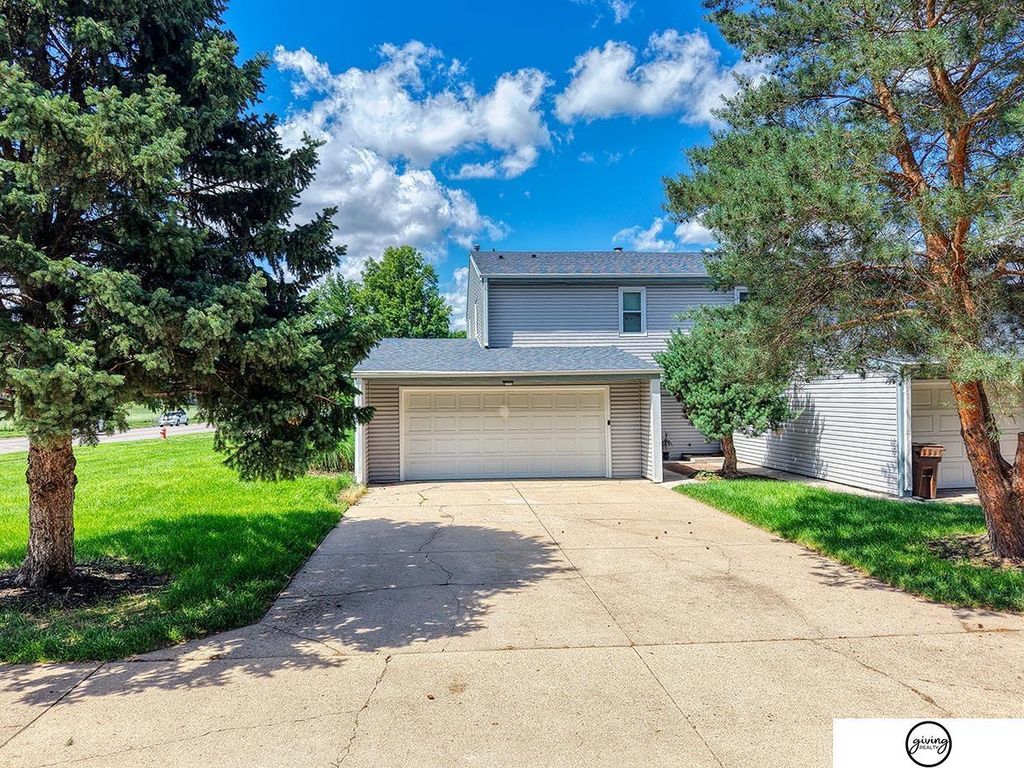 5600 Fairacre Court, Lincoln