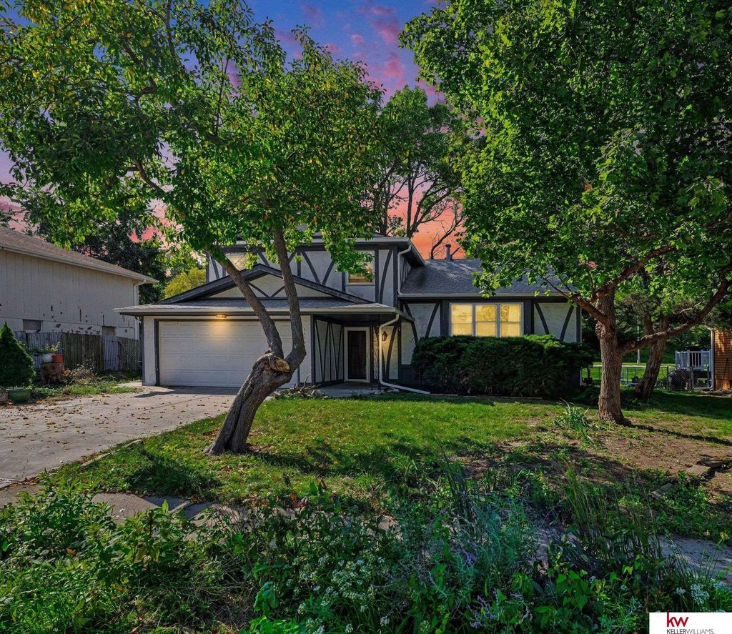 11704 S 35 Street, Bellevue