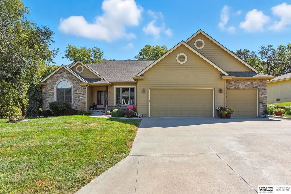 19719 Sterling Court, Plattsmouth